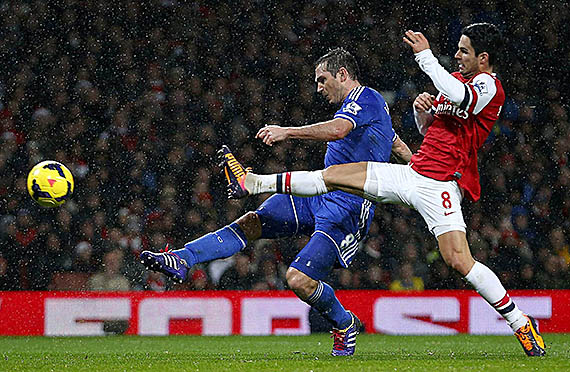 Arsenal's Arteta challenges Chelsea's Lampard