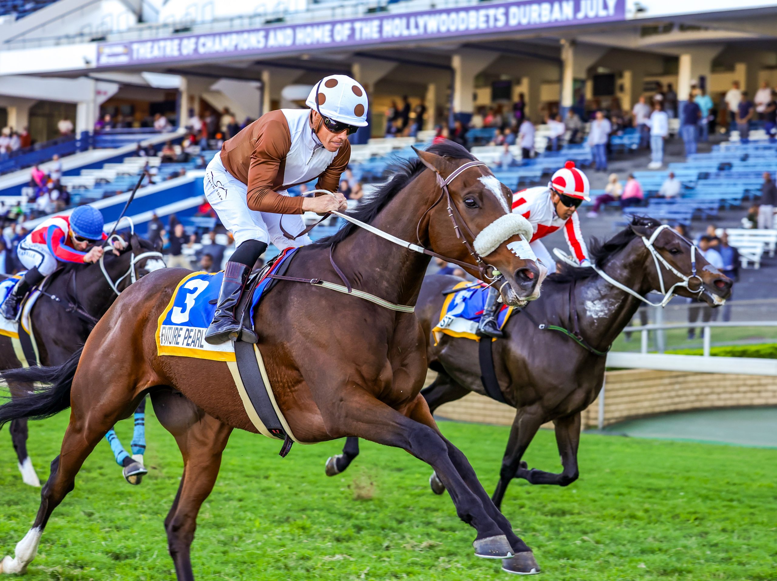 Richard Fourie delivers Future Pearl in style to beat fellow Hollywoodbets Durban July entry Aragosta (Muzi Yeni) in a cracking big race prep