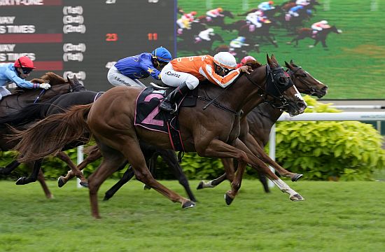 Pacific Padrino (No 2) brings up jockey Bruno Queiroz's fourth win in Race 9 on Saturday (Pic - STC)