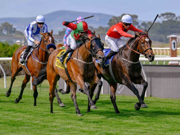 The non-black type Clapham Stakes topped the bill and in a time 0,67 seconds slower than that of the D Stakes contested by runners with an average merit rating of just 62 (Pic - Chase Liebenberg)