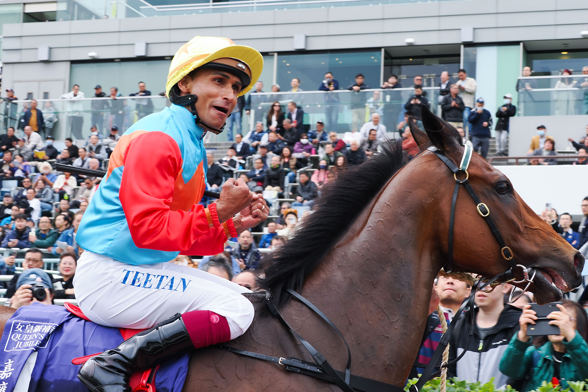 Karis Teetan celebrates victory on Ka Ying Rising (Pic - HKJC)