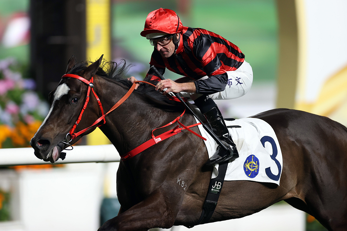 Mickley flashes home to win over 1600m at Sha Tin (Pic - HKJC)